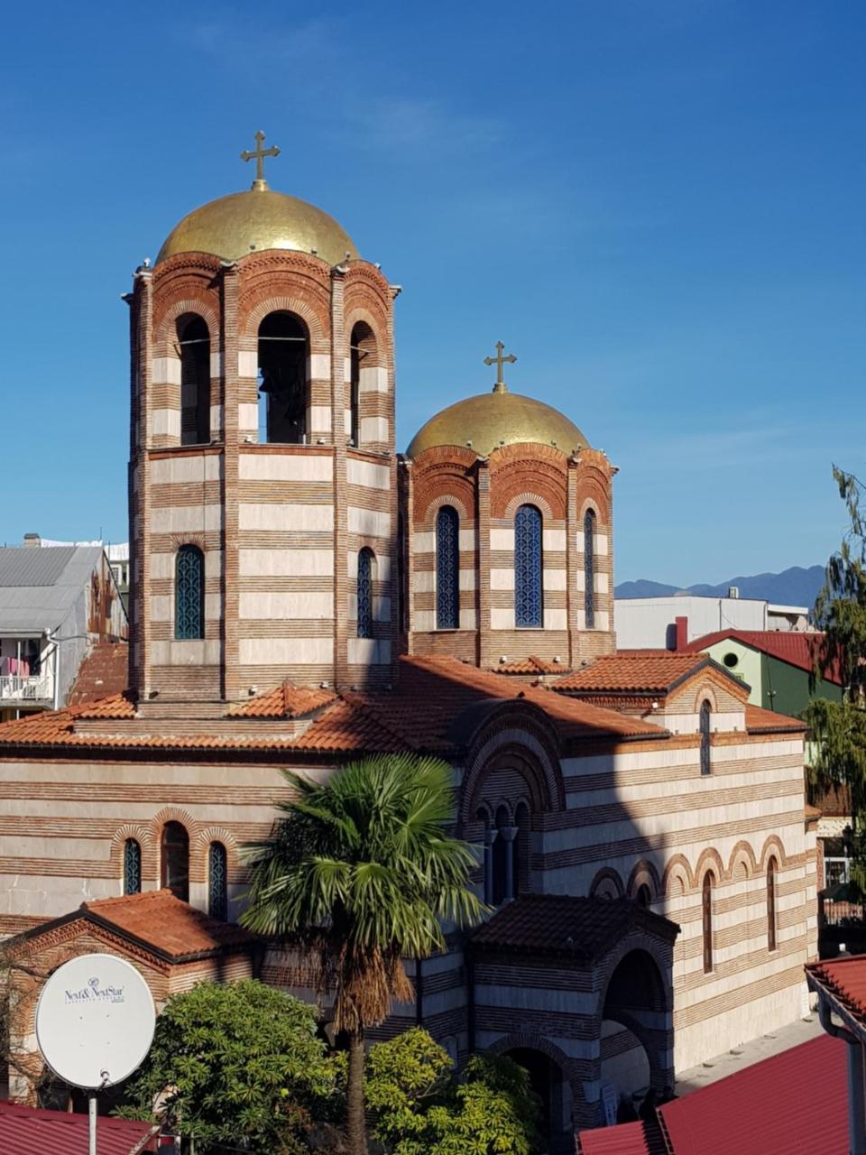 Piazza Batumi Guesthouse エクステリア 写真