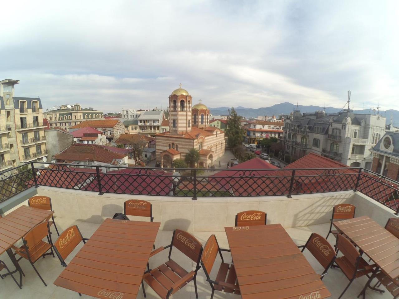 Piazza Batumi Guesthouse エクステリア 写真