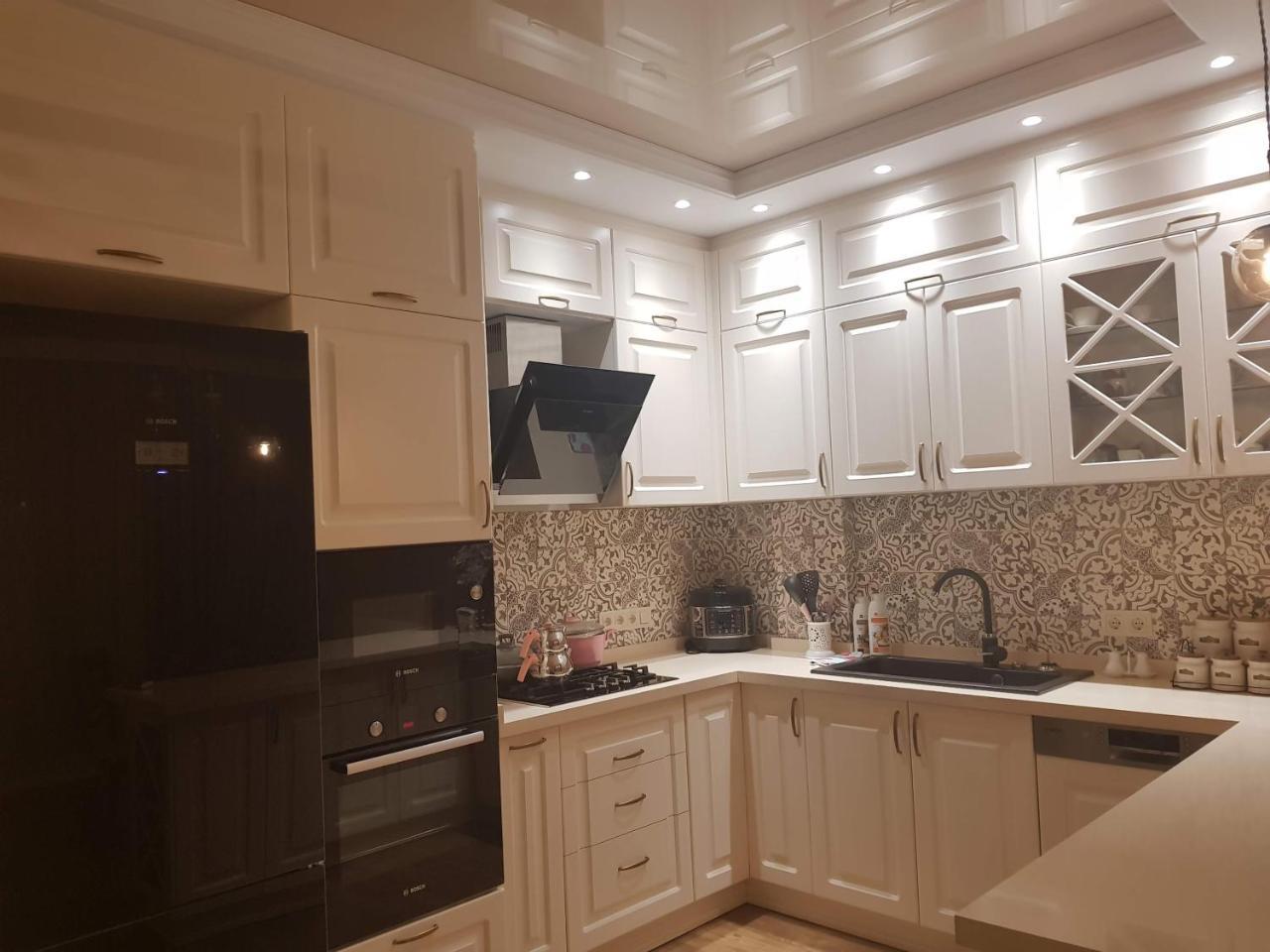Piazza Batumi Guesthouse エクステリア 写真