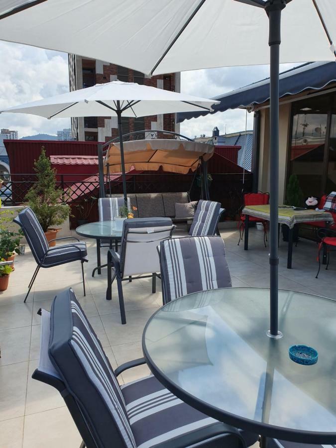 Piazza Batumi Guesthouse エクステリア 写真